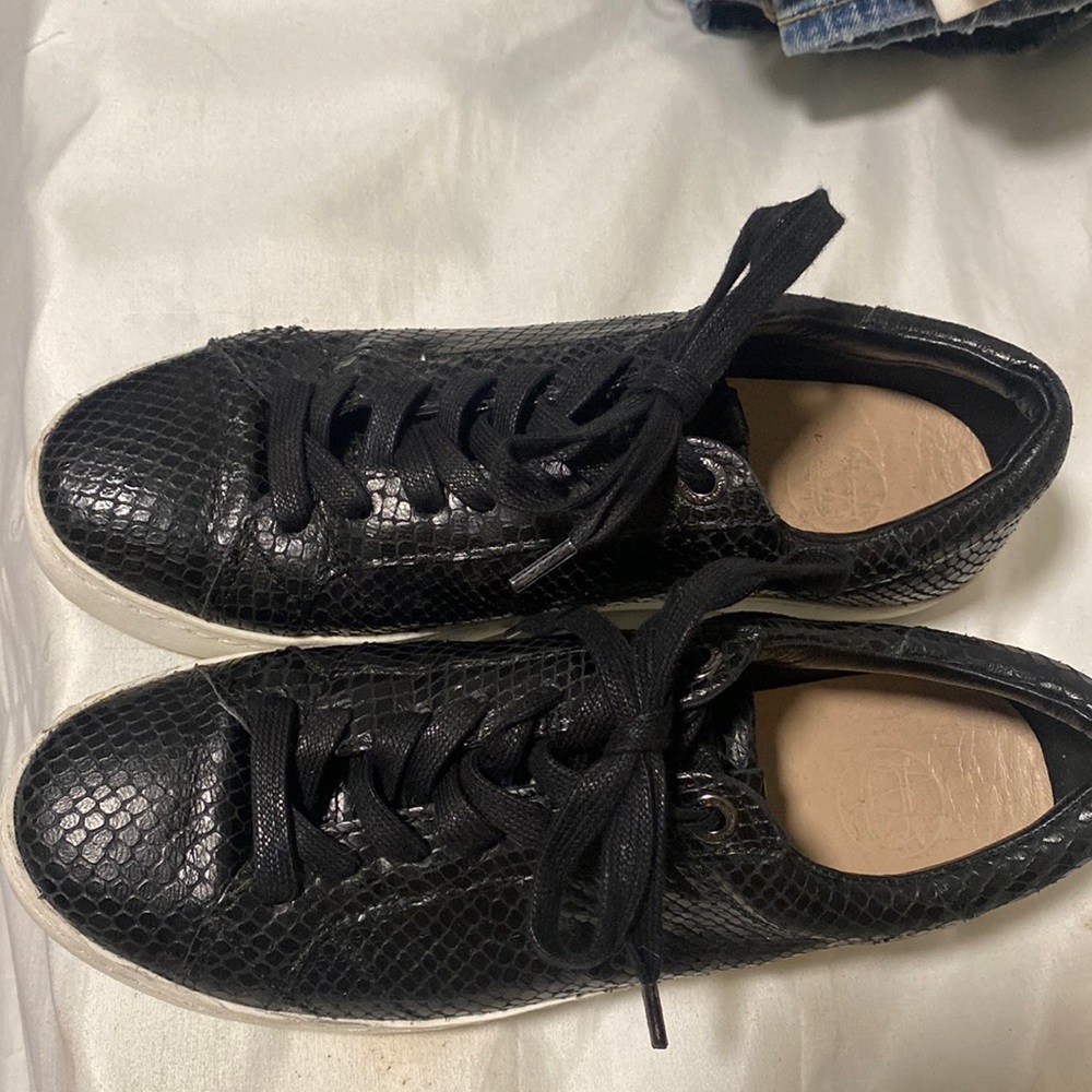 Massimo Dutti Crocodile sneakers 37
